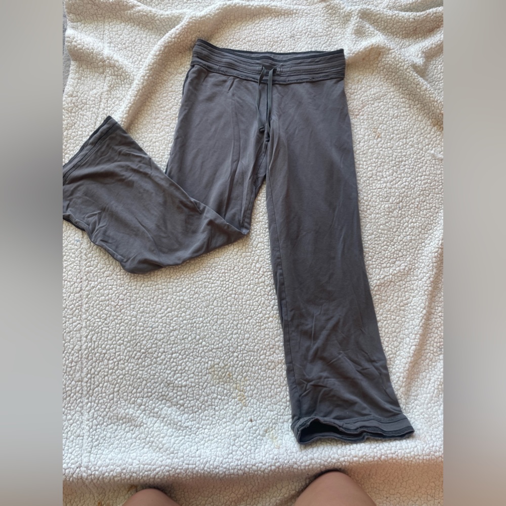 ALO Yoga Sweats Cropped